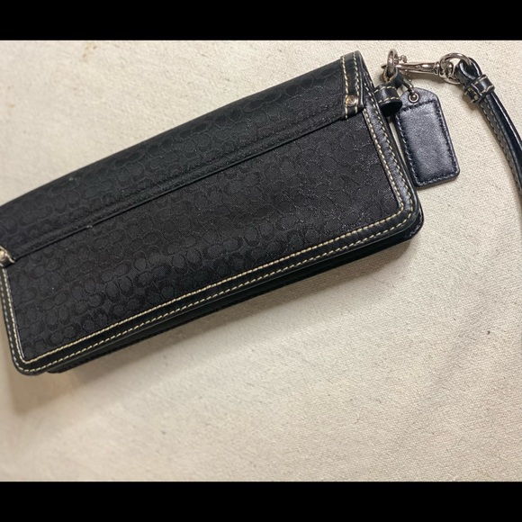 Coach wristlet/ clutch - Picture 3 of 3